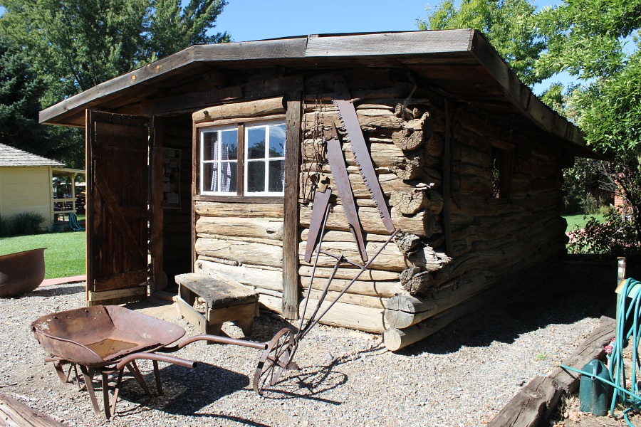 Pioneer Village - Hamblet Cabin
